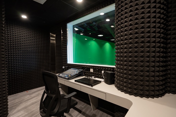 Green-Screen Studio